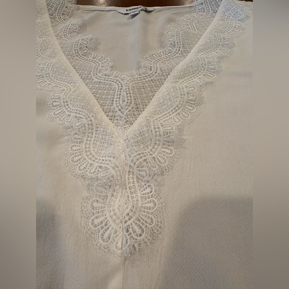 White Lace Blouse, by Express, size S/P - Picture 2 of 9